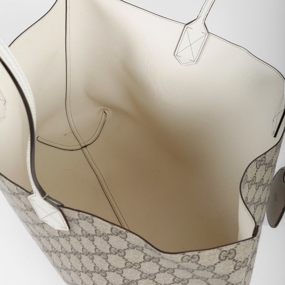 SOLD Gucci Beige GG Supreme Canvas Tote - Picture 9 of 10